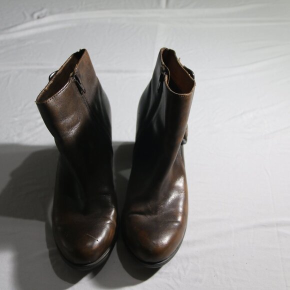 BORN ANKLE BOOTIES - Picture 2 of 4